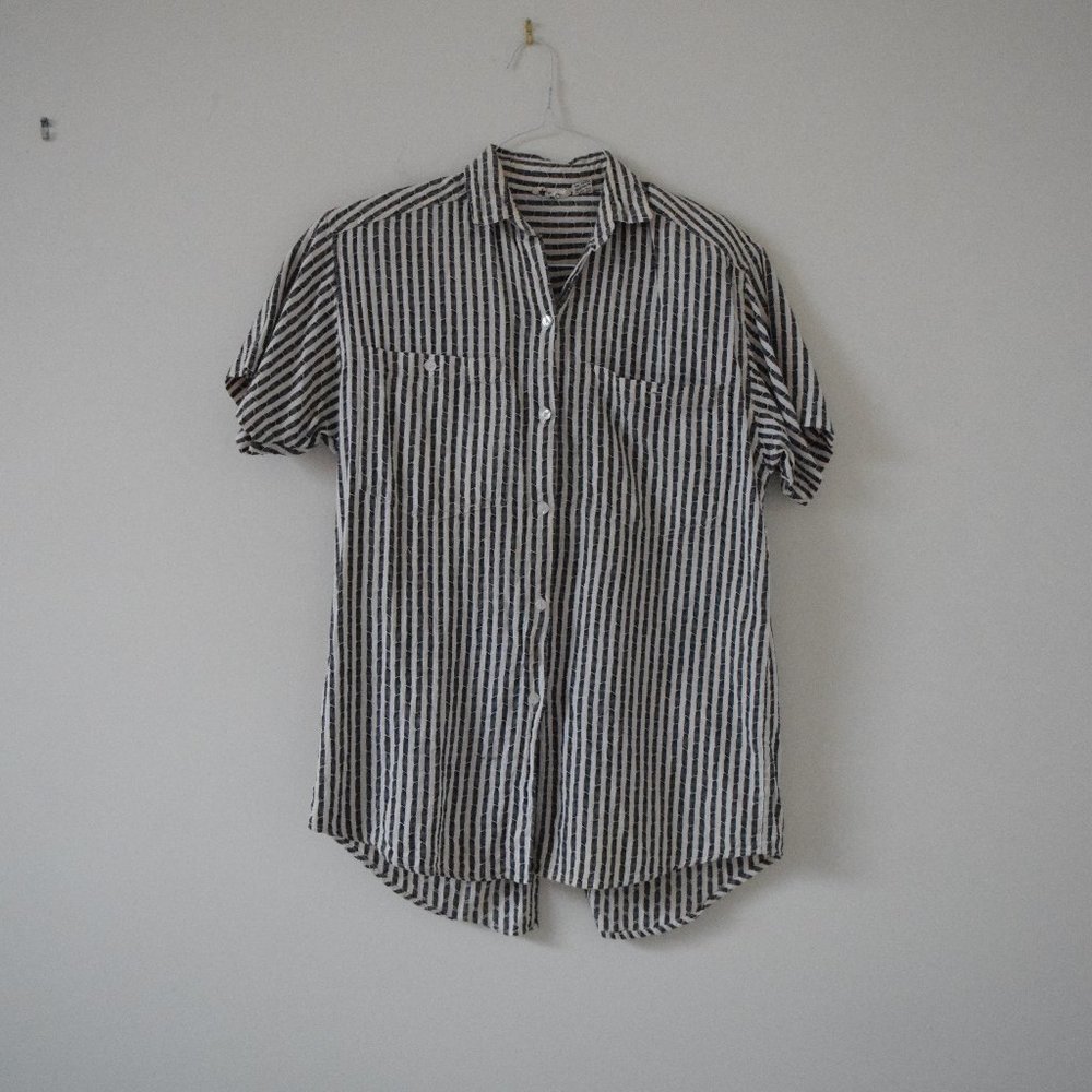 KIIAZANA Vintage Cotton Fine Woven Pinstripe T-shirt | Size S
